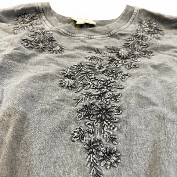 Solitaire Sweaters - Solitaire 100% Cotton Faded Grey Floral Embroidered Crewneck Sweater size Large